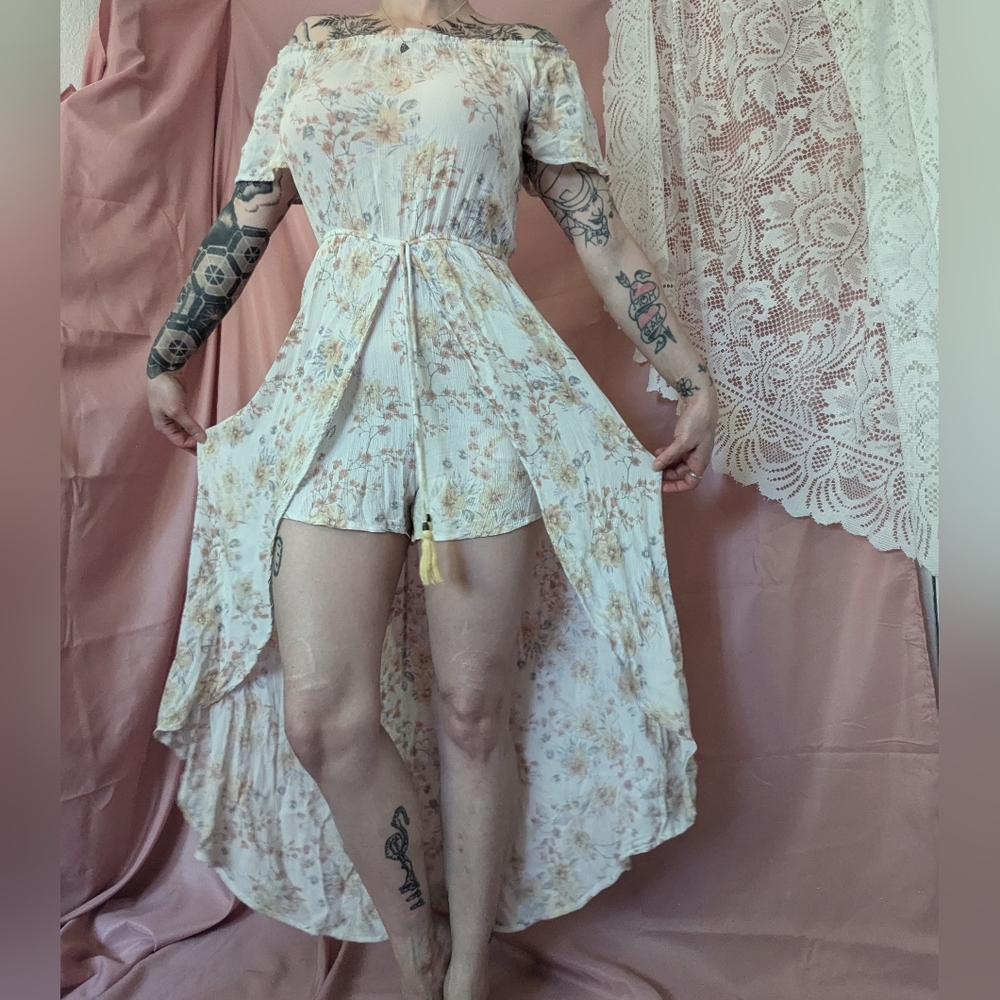 Xhilaration shorts dress size 4/medium